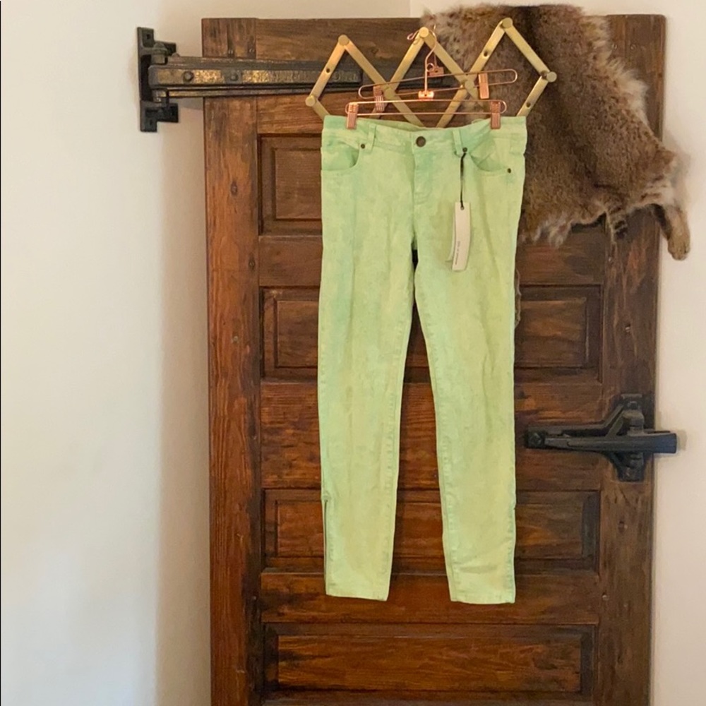Neon wash skinny jeans size 28 zip ankle